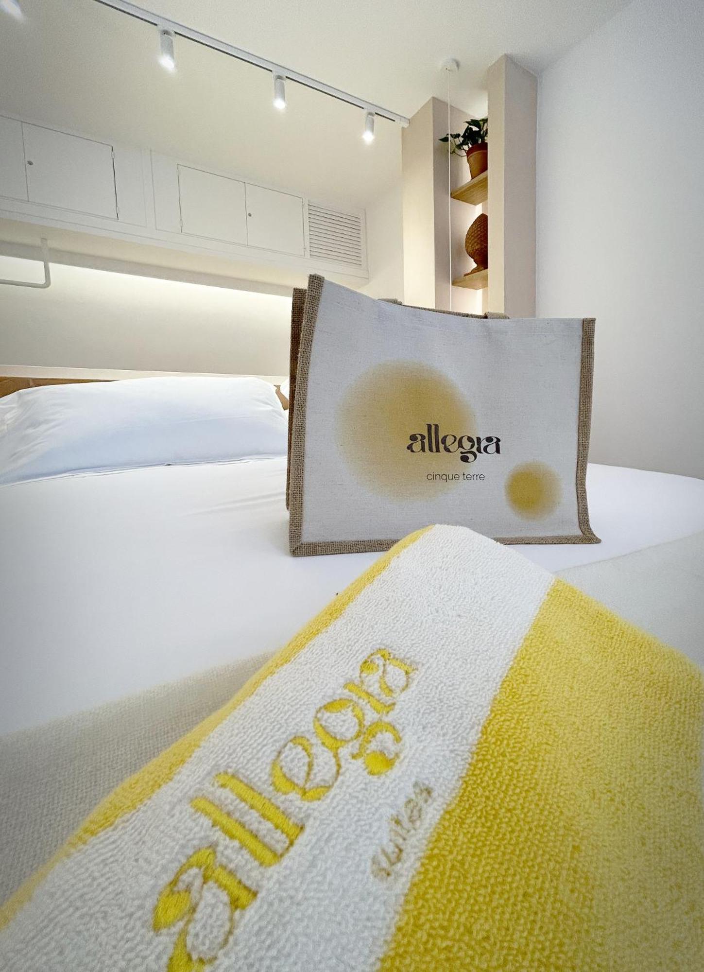 Allegra Suites Монтеросо ал Маре Екстериор снимка